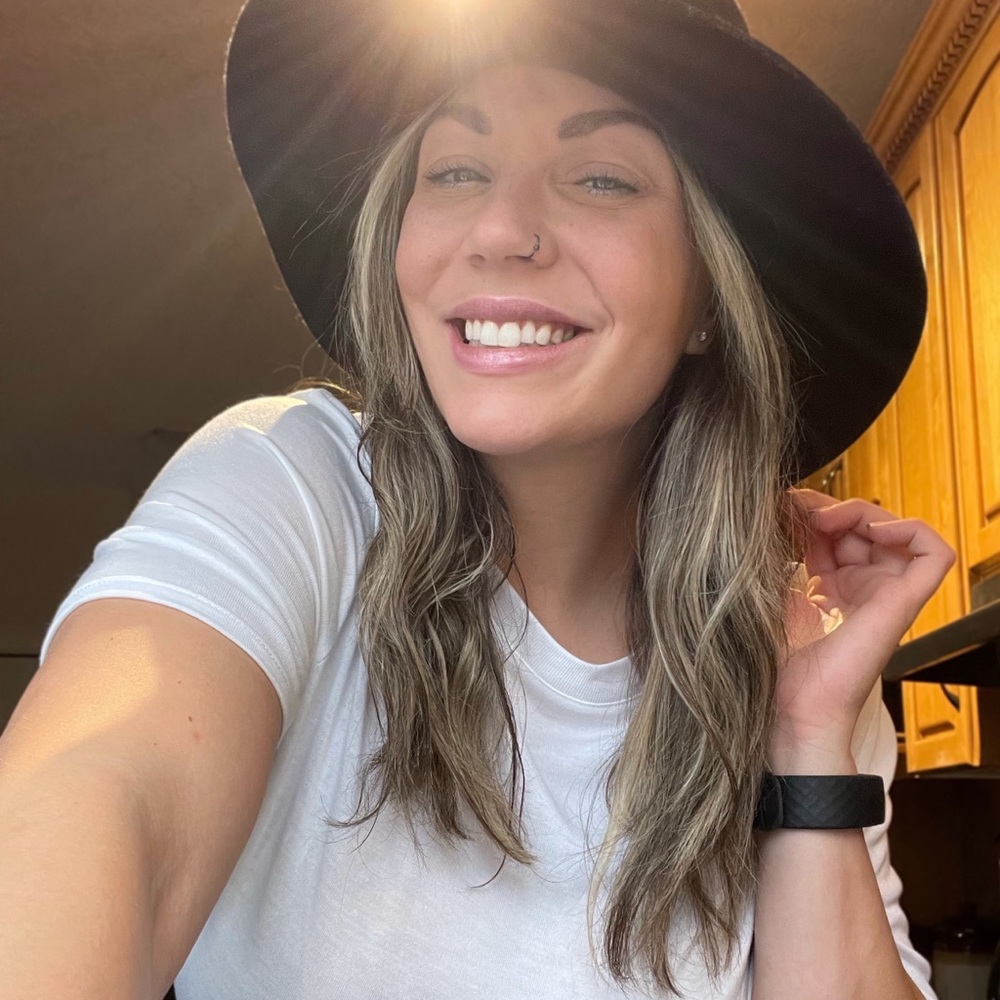 Meet your Posher, Alexandra